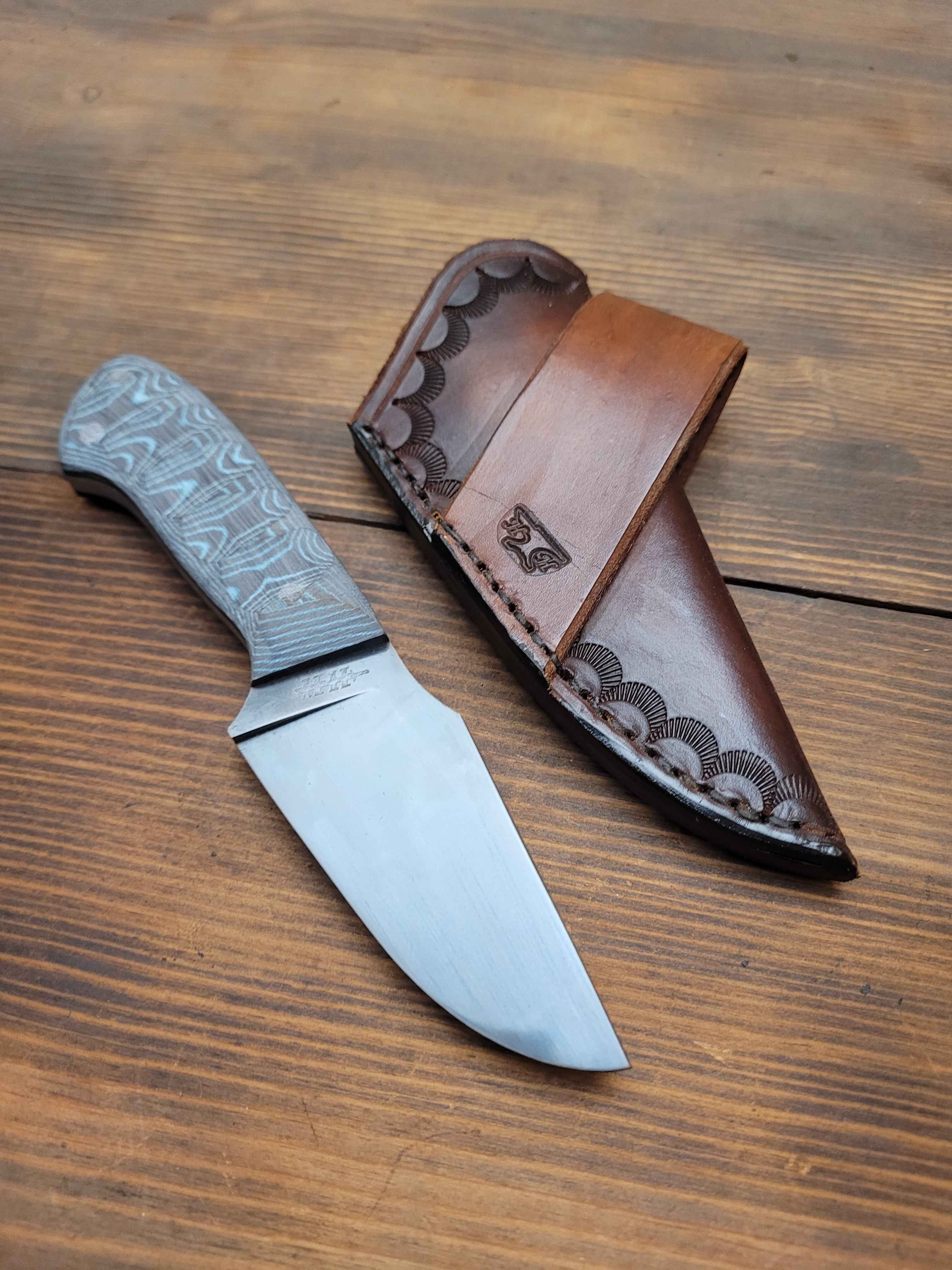 Honey Badger with Micarta Handle Black/Gray