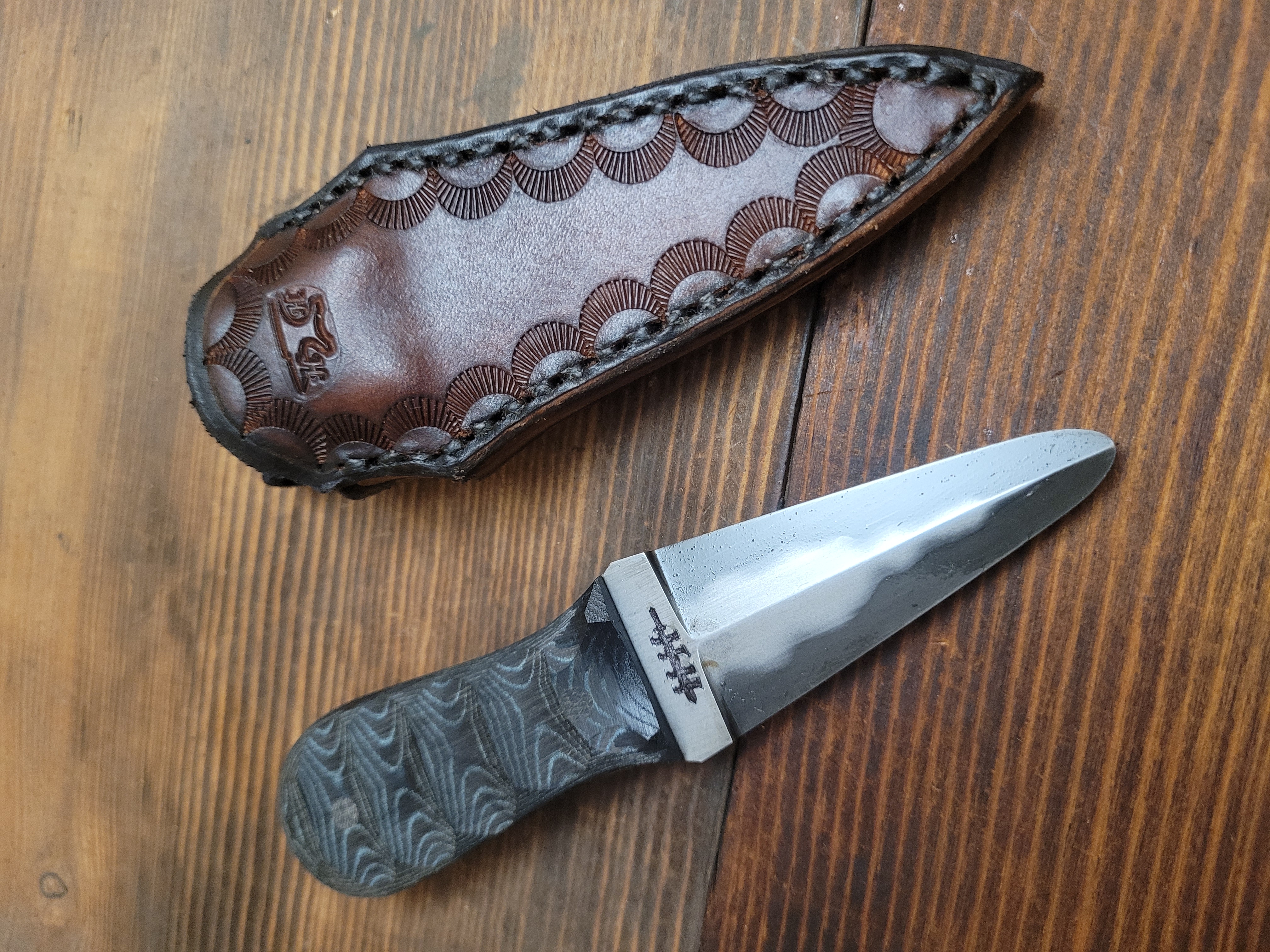 San Mai Oyster Shucker with Blue/Green Micarta Handle